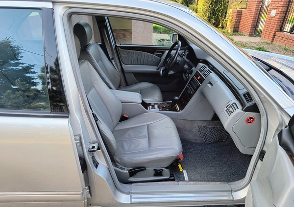 Mercedes-Benz Klasa E cena 16000 przebieg: 270000, rok produkcji 1999 z Żyrardów małe 742